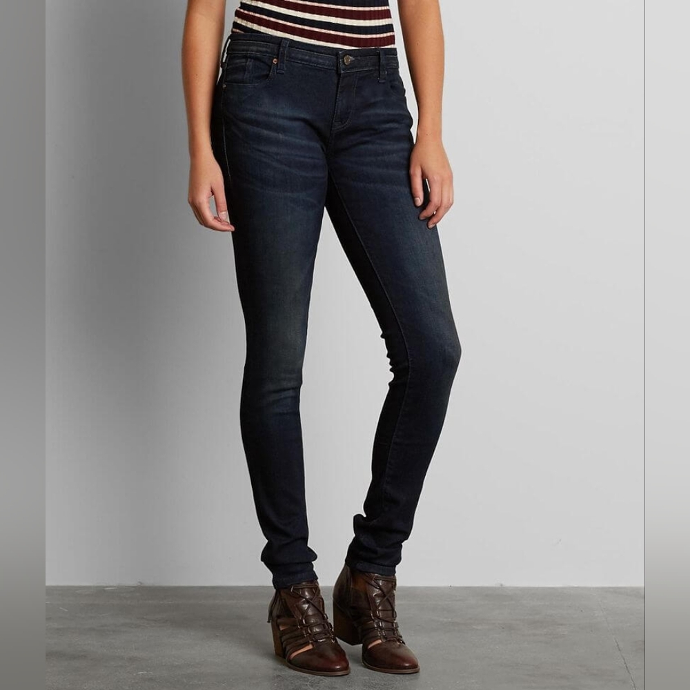 Buckle Black Label Jeans Super Soft Fit No. 53 Dark Wash Blue 24